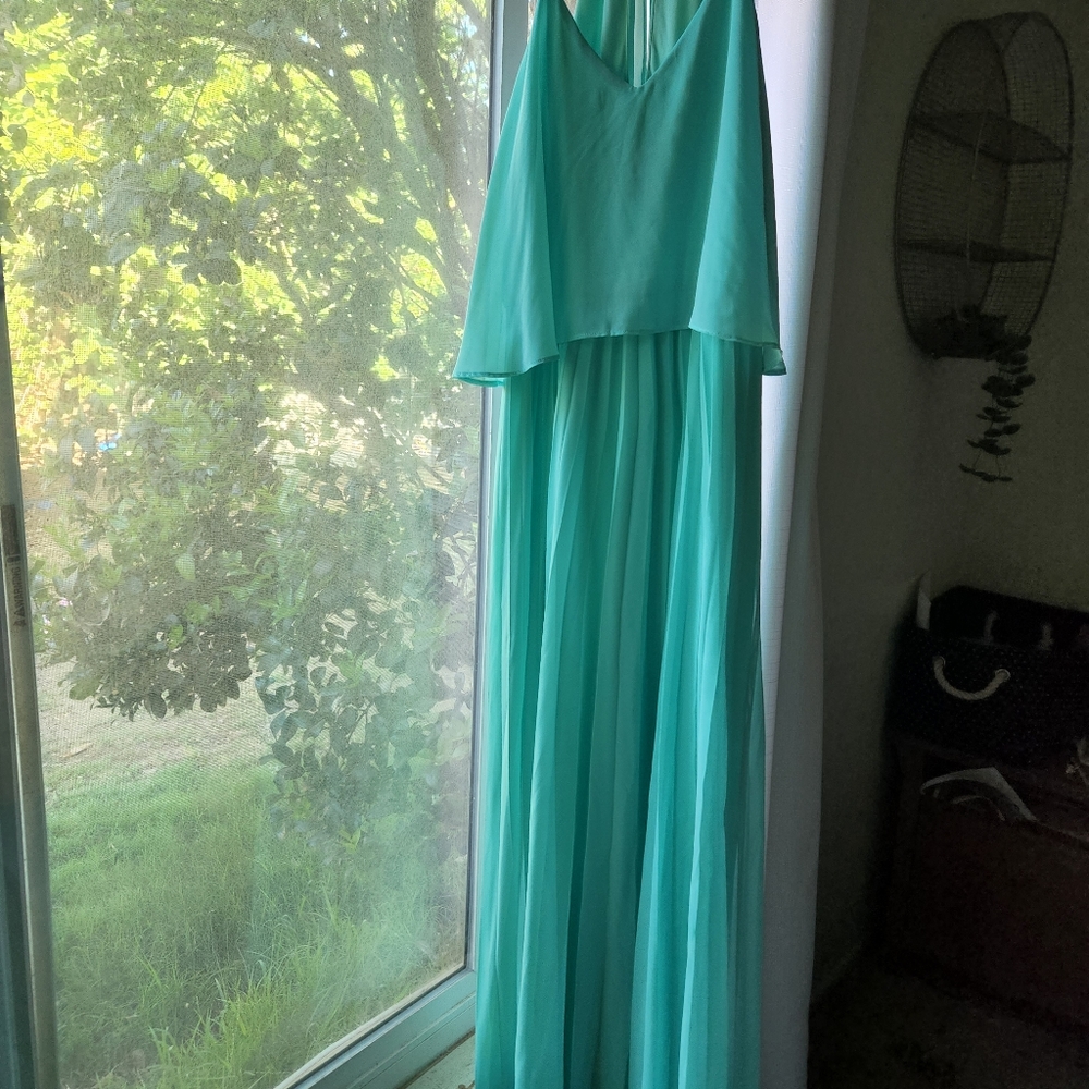 B. Darlin V-neck Maxi Dress Mint kiss.